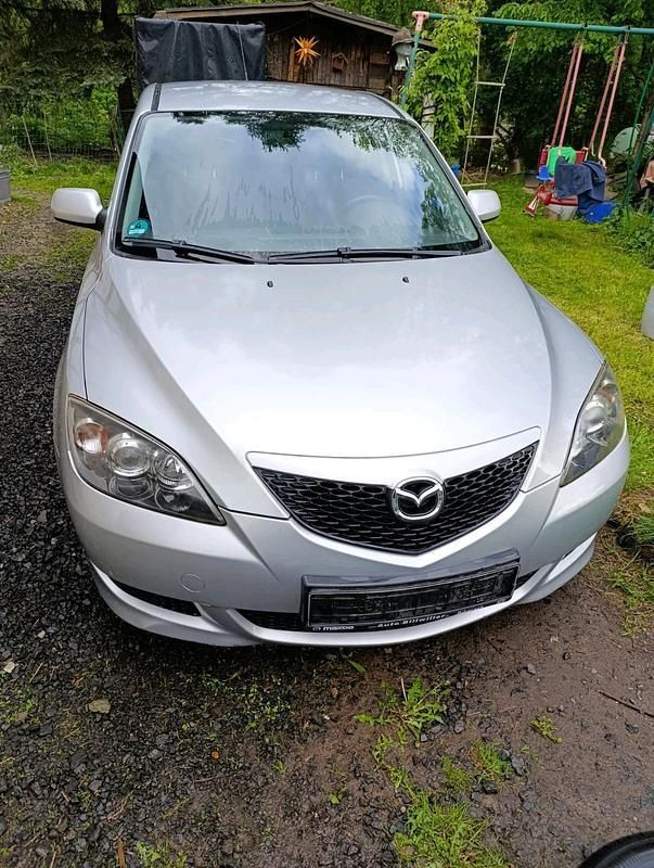 Silber Gebraucht 2004 Mazda 3 Limousine | 1.190 € (Guter Preis) - Bild 1/4