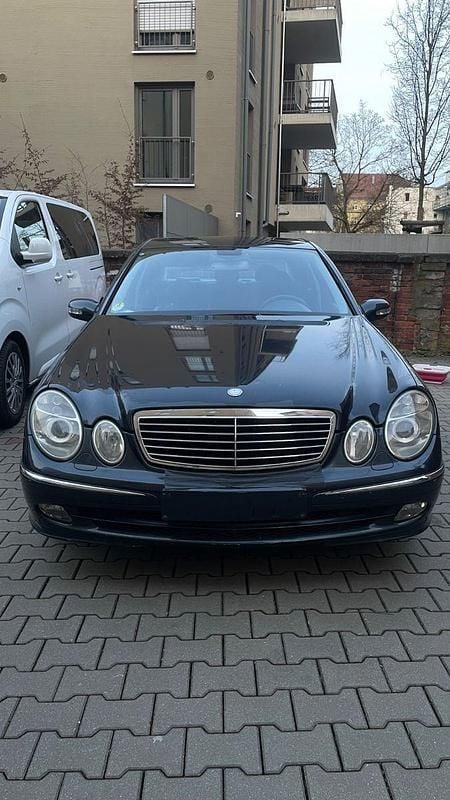 Gebraucht Mercedes E220 Avantgarde 150 PS (110 kW) 2002 Limousine
