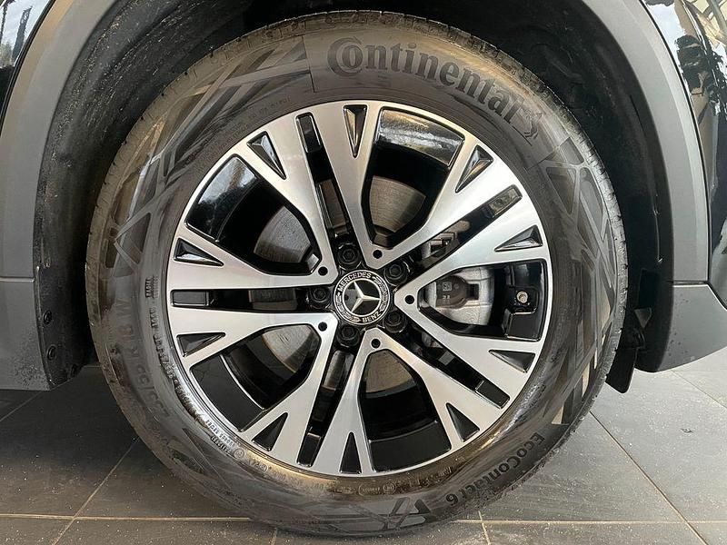 Gebraucht Mercedes GLA200 Night 163 PS (119 kW) 2024 Schwarz SUV