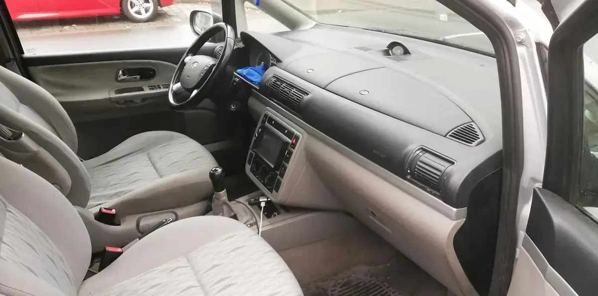 Gebraucht Ford Galaxy 116 PS (85 kW) 2002 Silber Van / Kleinbus