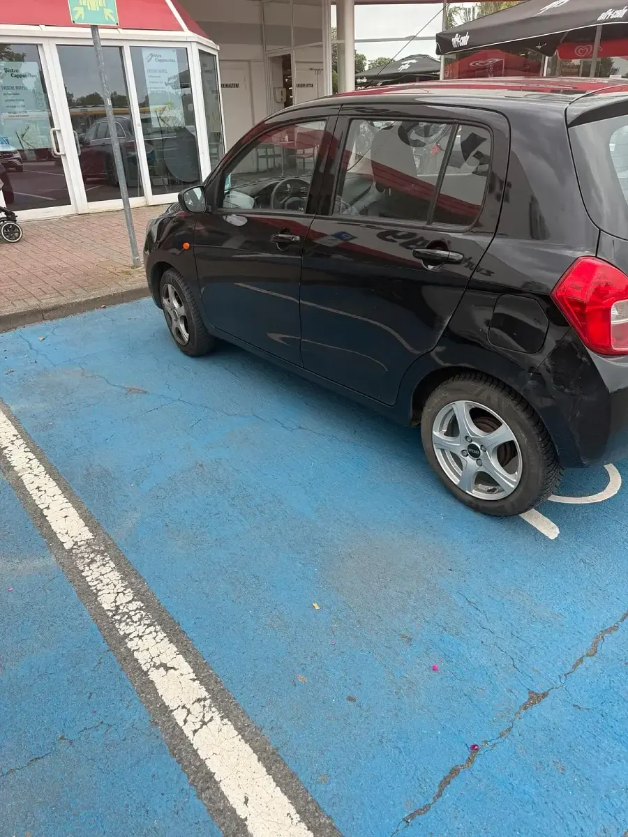 Gebraucht Suzuki Celerio 68 PS (50 kW) 2018 Schwarz Kleinwagen