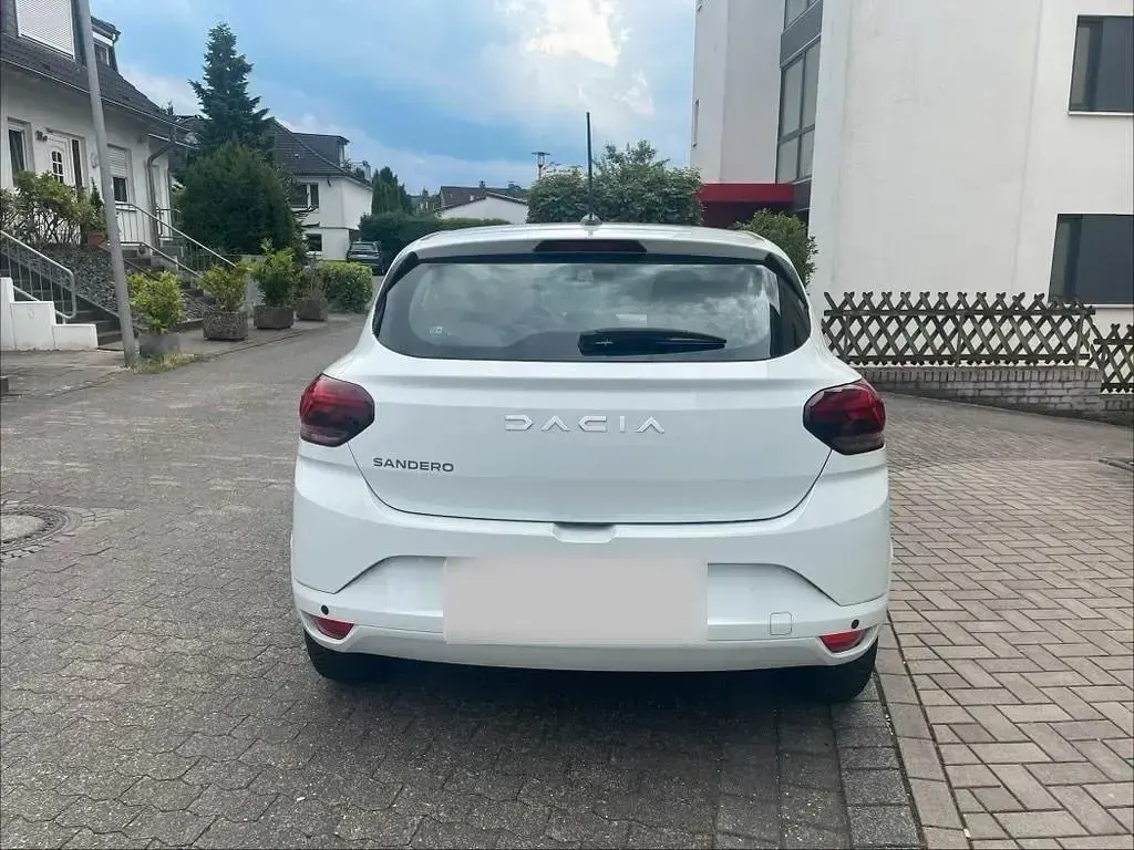 Gebraucht Dacia Sandero 67 PS (49 kW) 2025 Weiß Limousine