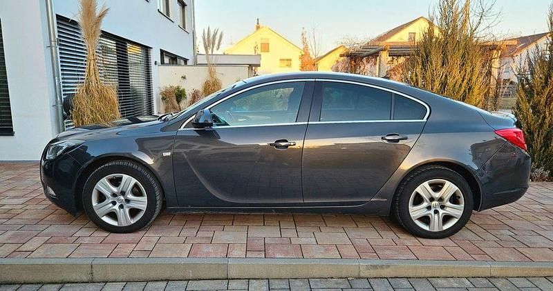 Gebraucht Opel Insignia Active 160 PS (117 kW) 2013 Grau Limousine