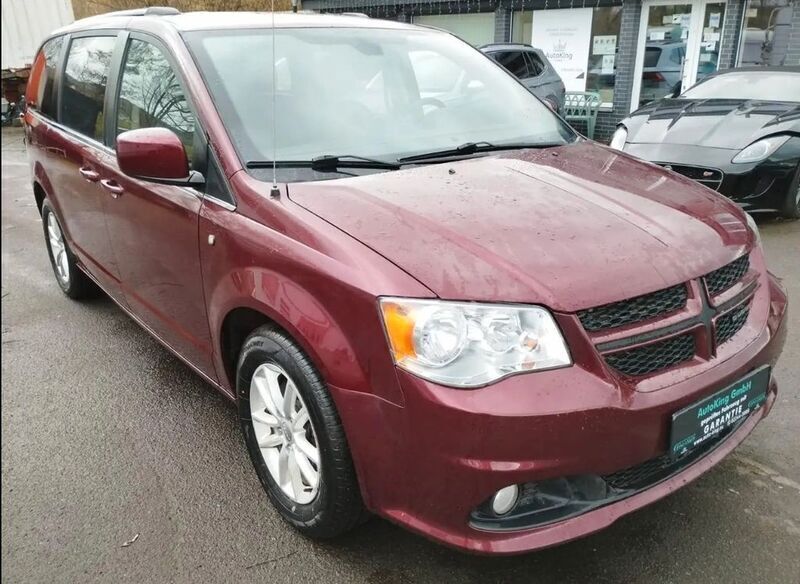 Rot Gebraucht 2018 Dodge Grand Caravan Van / Kleinbus | 17.499 € - Bild 1/4
