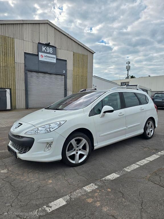 Weiß Gebraucht 2011 Peugeot 308 Platinum Kombi | 1.495 € (Guter Preis) - Bild 1/4