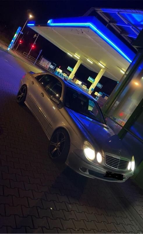 Silber Gebraucht 2002 Mercedes E500 Limousine | 5.500 € (Superpreis) - Bild 1/4