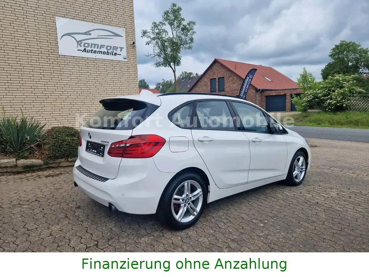 Gebraucht BMW 220 Basis 192 PS (141 kW) 2015 Weiß Kombi