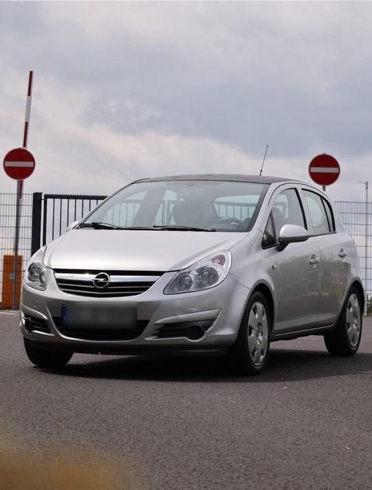 Silber Gebraucht 2008 Opel Corsa Kleinwagen | 2.700 € (Fairer Preis) - Bild 1/4