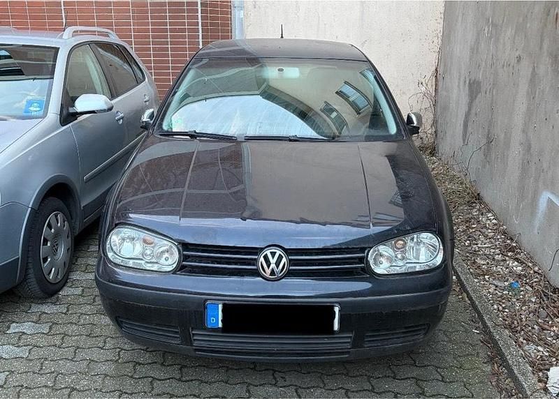 Gebraucht VW Golf IV Edition 101 PS (74 kW) 2003 Schwarz Kleinwagen
