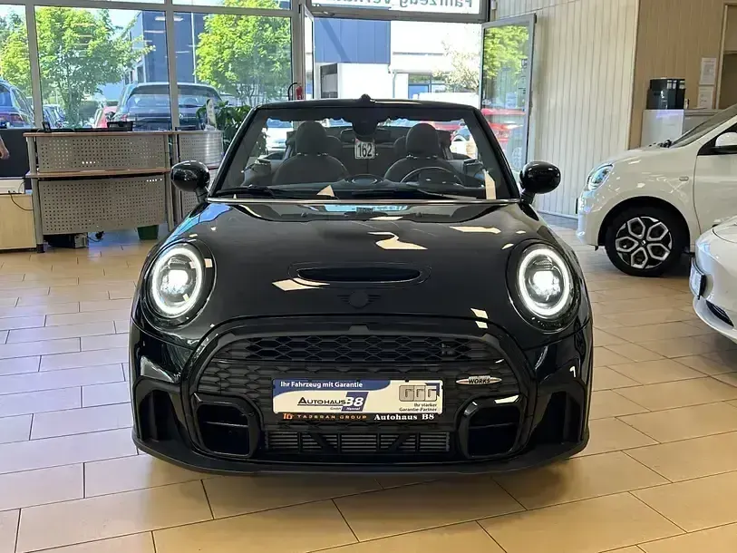 Gebraucht Mini John Cooper Works Cabriolet 178 PS (130 kW) 2021 Schwarz midnight black metallic (metallic) Cabrio