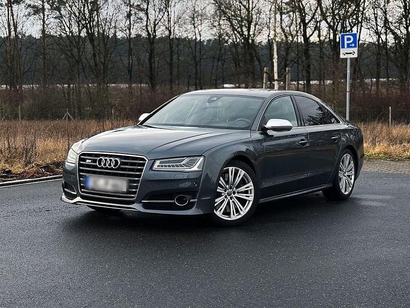 Grau Gebraucht 2015 Audi S8 Ambiente Limousine | 22.999 € - Bild 1/4