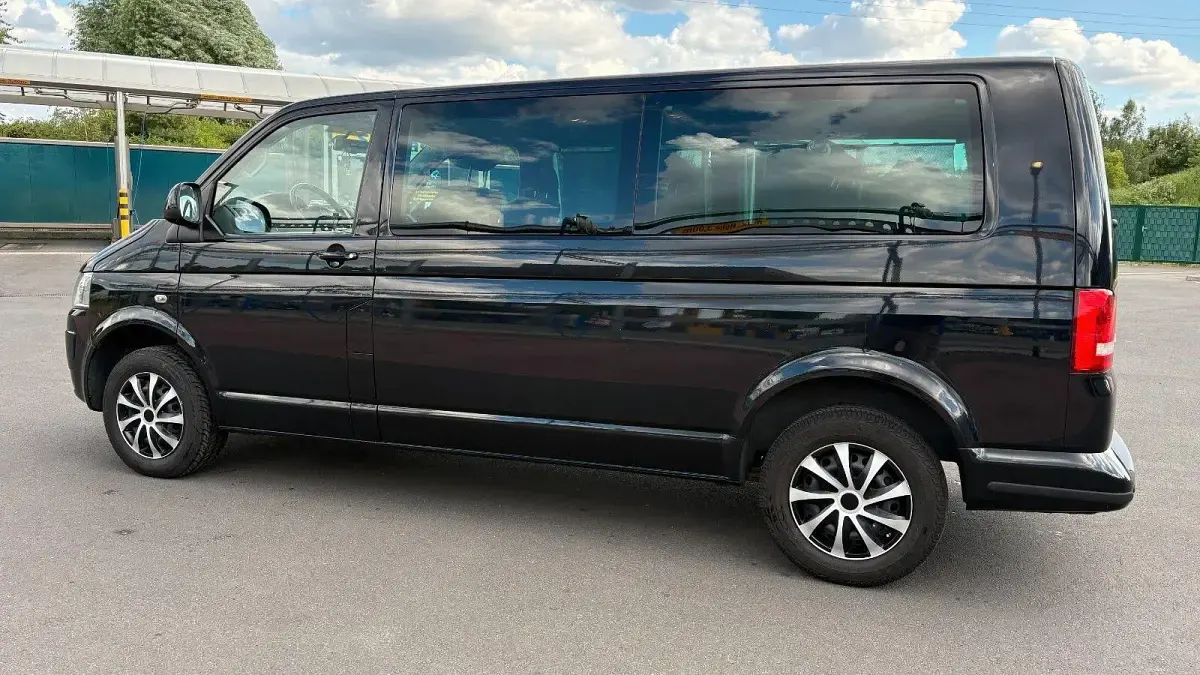Gebraucht VW Caravelle 114 PS (83 kW) 2011 Schwarz Van