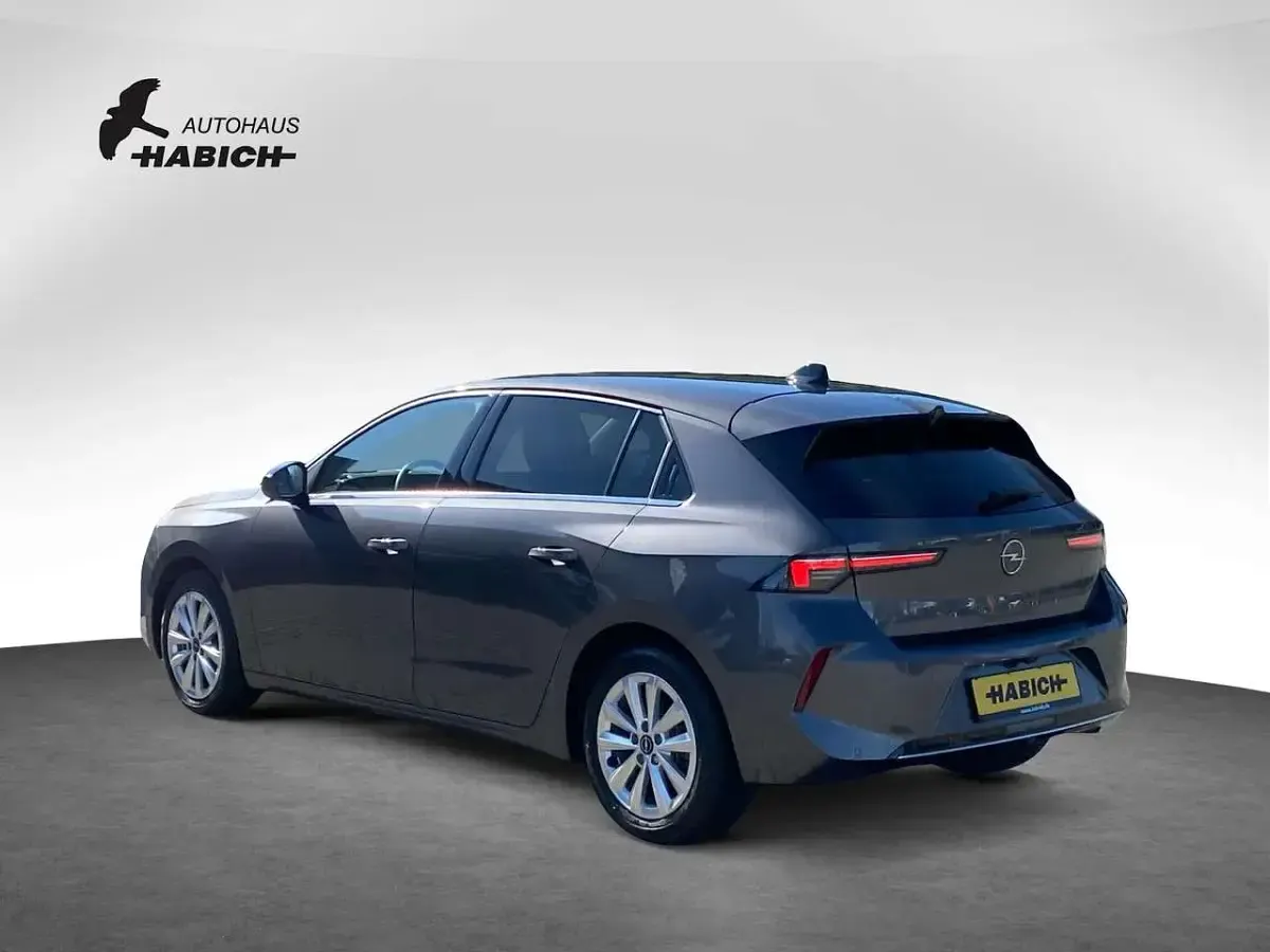 Używany Opel Astra 131 KM (96 kW) 2023 Szary Sedan/Limuzyna