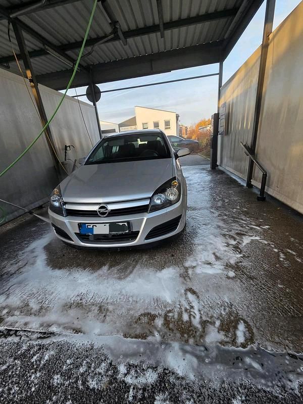 Silber Gebraucht 2004 Opel Astra Kleinwagen | 2.299 € - Bild 1/4