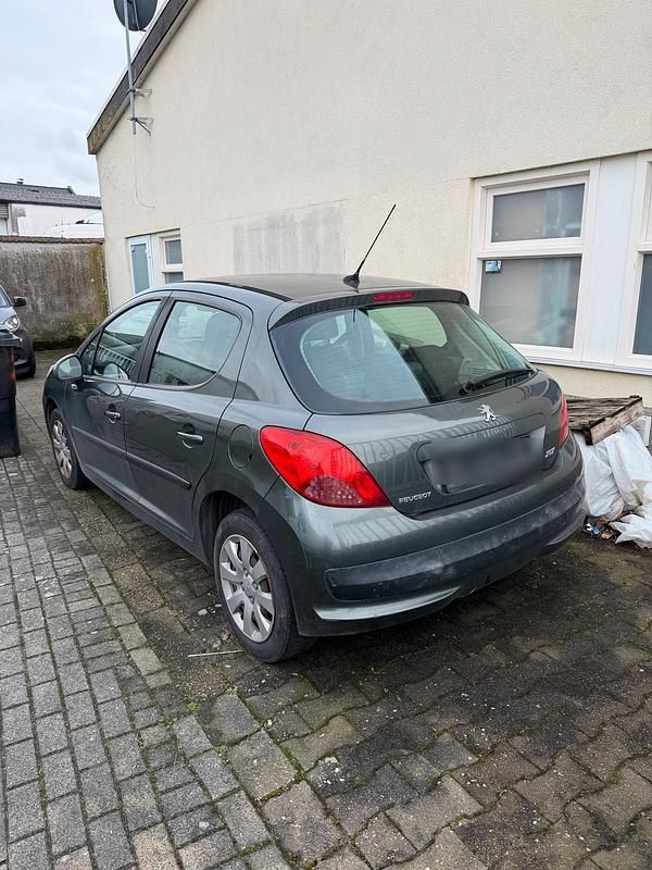 Gebraucht Peugeot 207 75 PS (55 kW) 2007 Grau Limousine