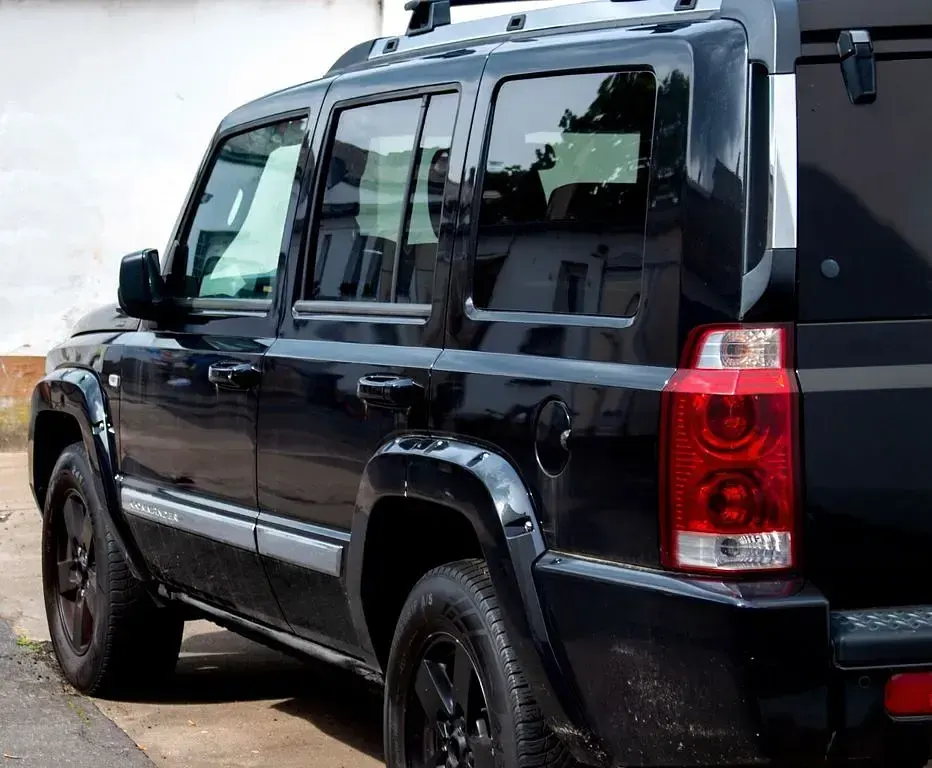 Gebraucht Jeep Commander Limited 218 PS (160 kW) 2007 Schwarz SUV
