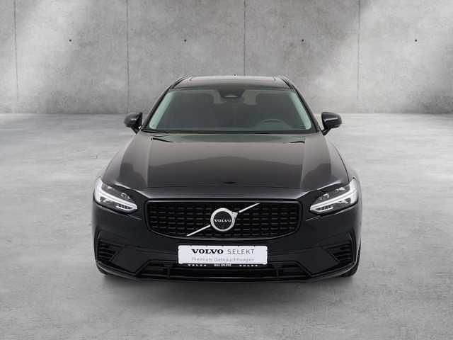 Second-hand Volvo V90 Plus 398 CP (292 kW) 2025 Negru Break