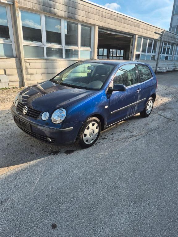 Blau Gebraucht 2002 VW Polo Basis Limousine | 1.100 € (Fairer Preis) - Bild 1/4