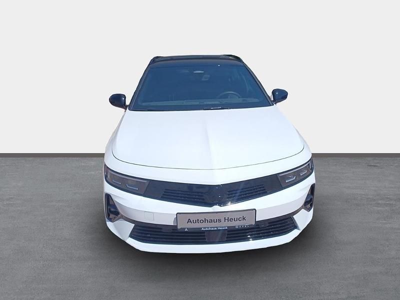Neu Opel Astra 131 PS (96 kW) 2025 Weiss Kombi