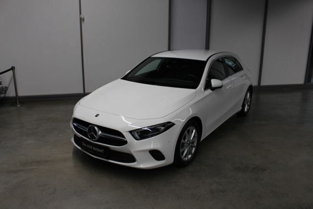 Weiß , polarweiß Gebraucht 2021 Mercedes A180 Progressive Limousine | 26.390 € (Fairer Preis) - Bild 1/4