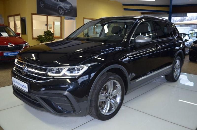 Schwarz Gebraucht 2022 VW Tiguan Allspace Life SUV | 30.880 € (Fairer Preis) - Bild 1/4