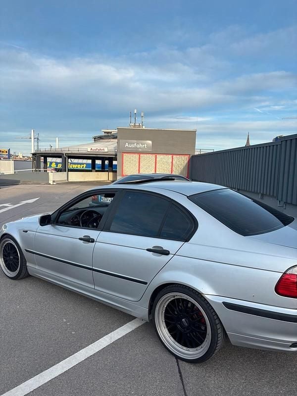 Gebraucht BMW 320 200 PS (147 kW) 2001 Silber Limousine