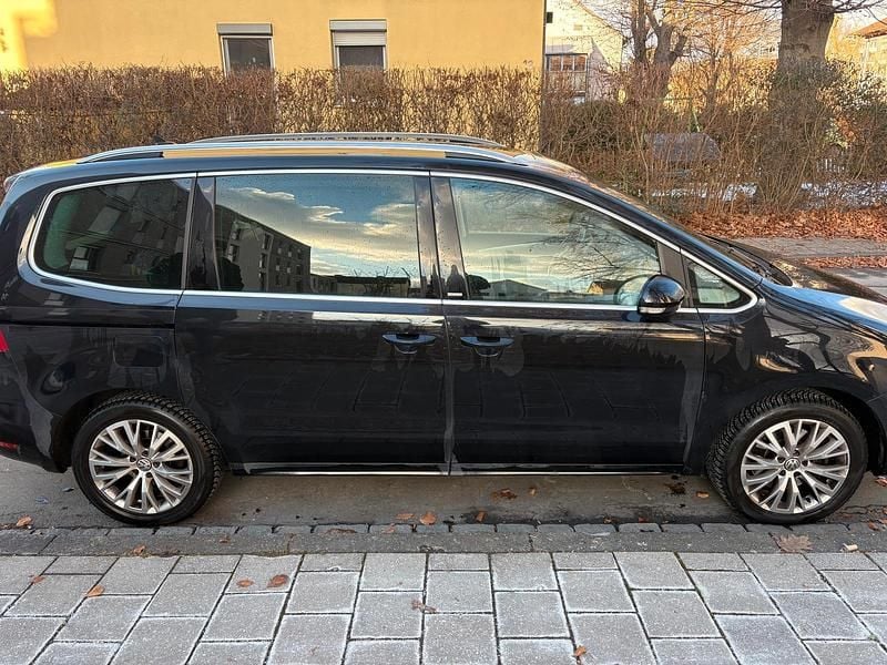 Schwarz Gebraucht 2012 VW Sharan Van / Kleinbus | 10.000 € (Fairer Preis) - Bild 1/4