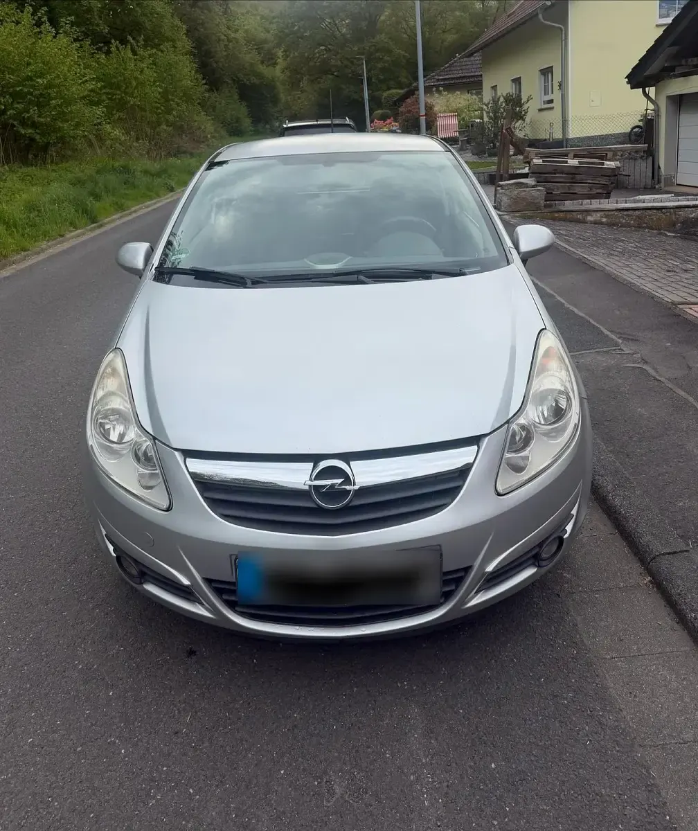 Gebraucht Opel Corsa 80 PS (58 kW) 2008 Silber Kleinwagen