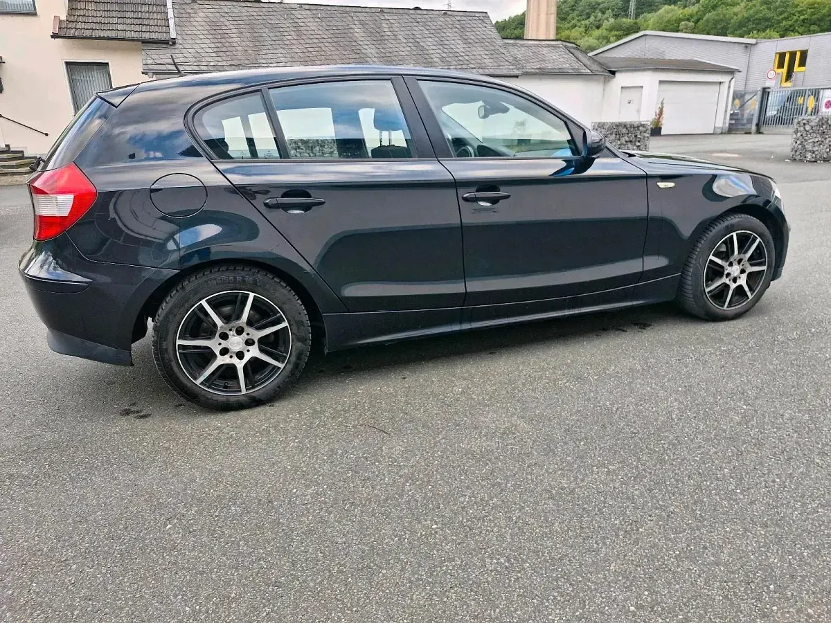 Gebraucht BMW 116 115 PS (84 kW) 2005 Schwarz Kleinwagen