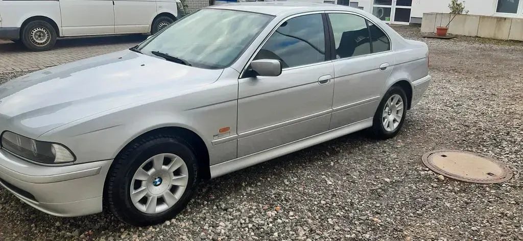 Usata BMW 520 170 CV (125 kW) 2001 Argento Berlina