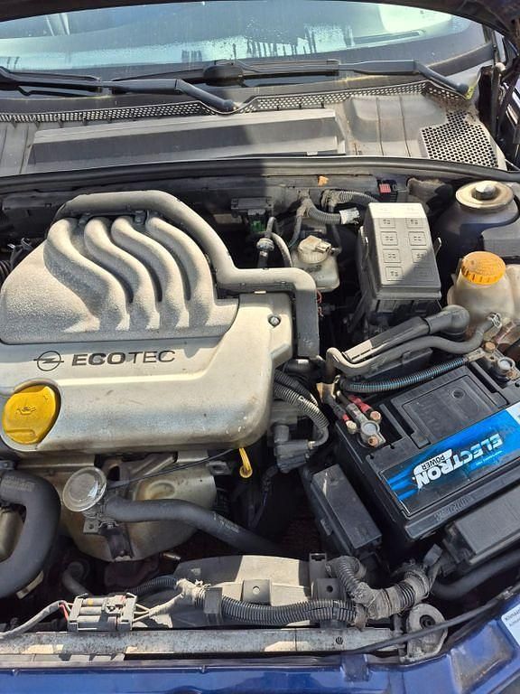 Gebraucht Opel Vectra 101 PS (74 kW) 1997 Blau Limousine