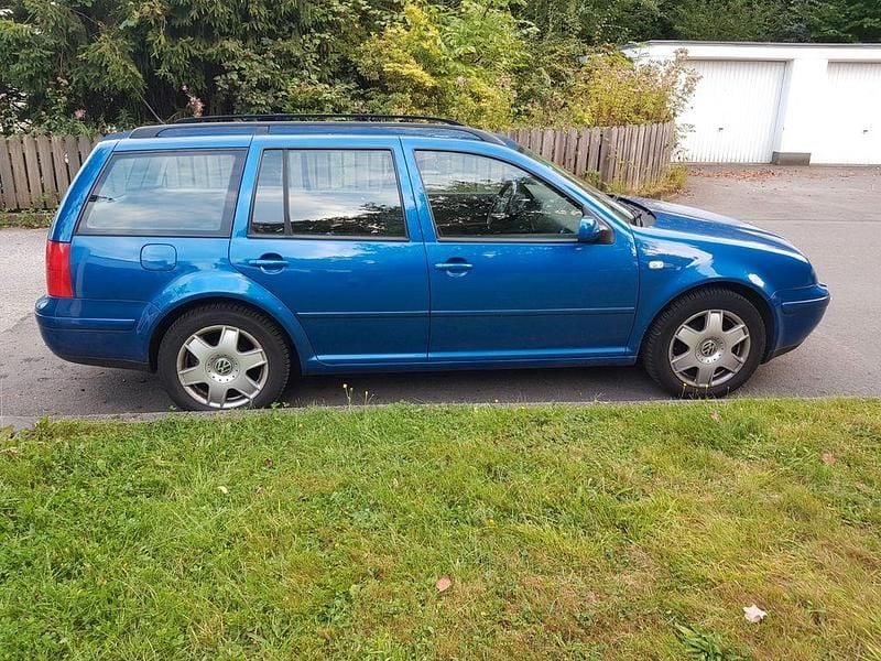 Blau Gebraucht 2001 VW Bora Trendline Limousine | 1.800 € (Fairer Preis) - Bild 1/1
