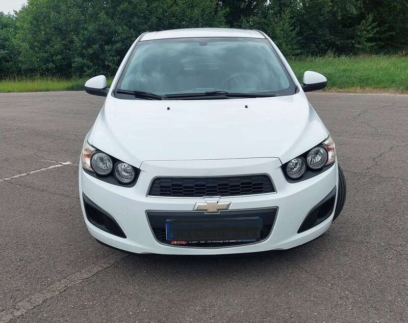 Weiß Gebraucht 2013 Chevrolet Aveo LT Limousine | 3.200 € (Guter Preis) - Bild 1/4