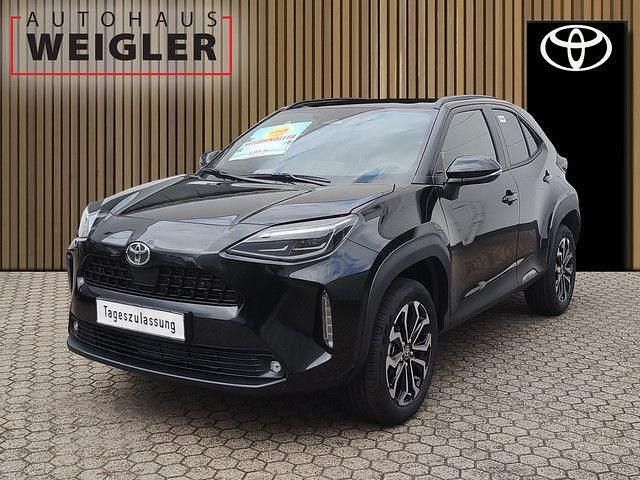 Black mica / ink Neu 2025 Toyota Yaris Cross SUV | 28.990 € (Fairer Preis) - Bild 1/4
