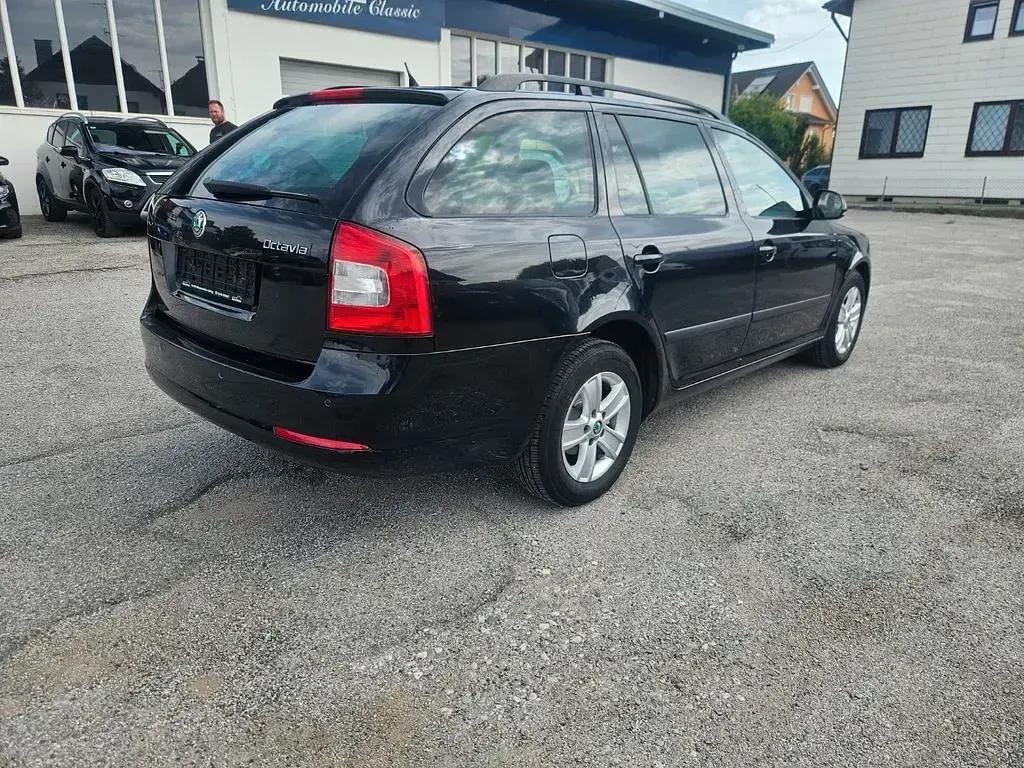 Gebraucht Skoda Octavia GreenLine 105 PS (77 kW) 2012 Schwarz Kombi