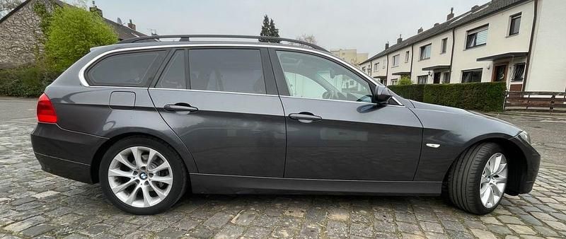 Gebraucht BMW 325 218 PS (160 kW) 2005 Grau Kombi