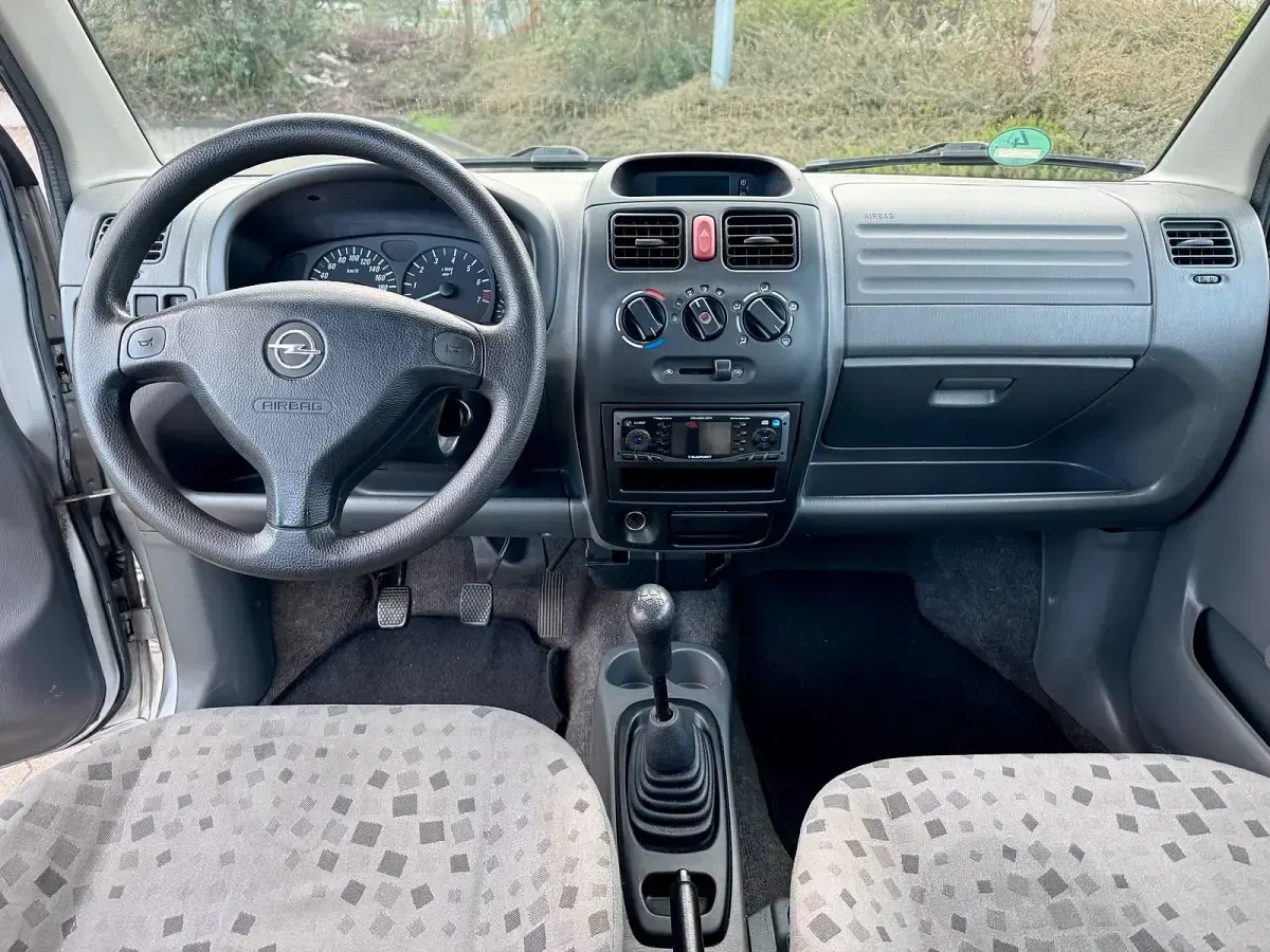 Gebraucht Opel Agila 58 PS (42 kW) 2002 Silber Van / Kleinbus