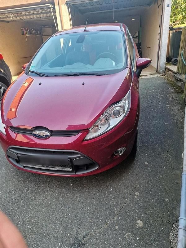 Rot Gebraucht 2010 Ford Fiesta Trend Kleinwagen | 2.599 € (Guter Preis) - Bild 1/4