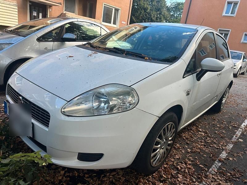 Weiß Gebraucht 2009 Fiat Punto Kleinwagen | 800 € (Superpreis) - Bild 1/4