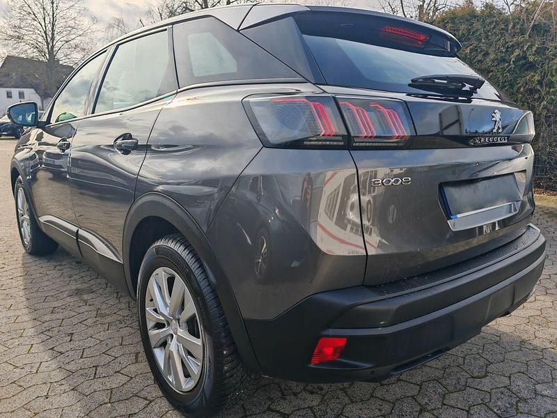 Gebraucht Peugeot 3008 Style 131 PS (96 kW) 2022 Grau SUV