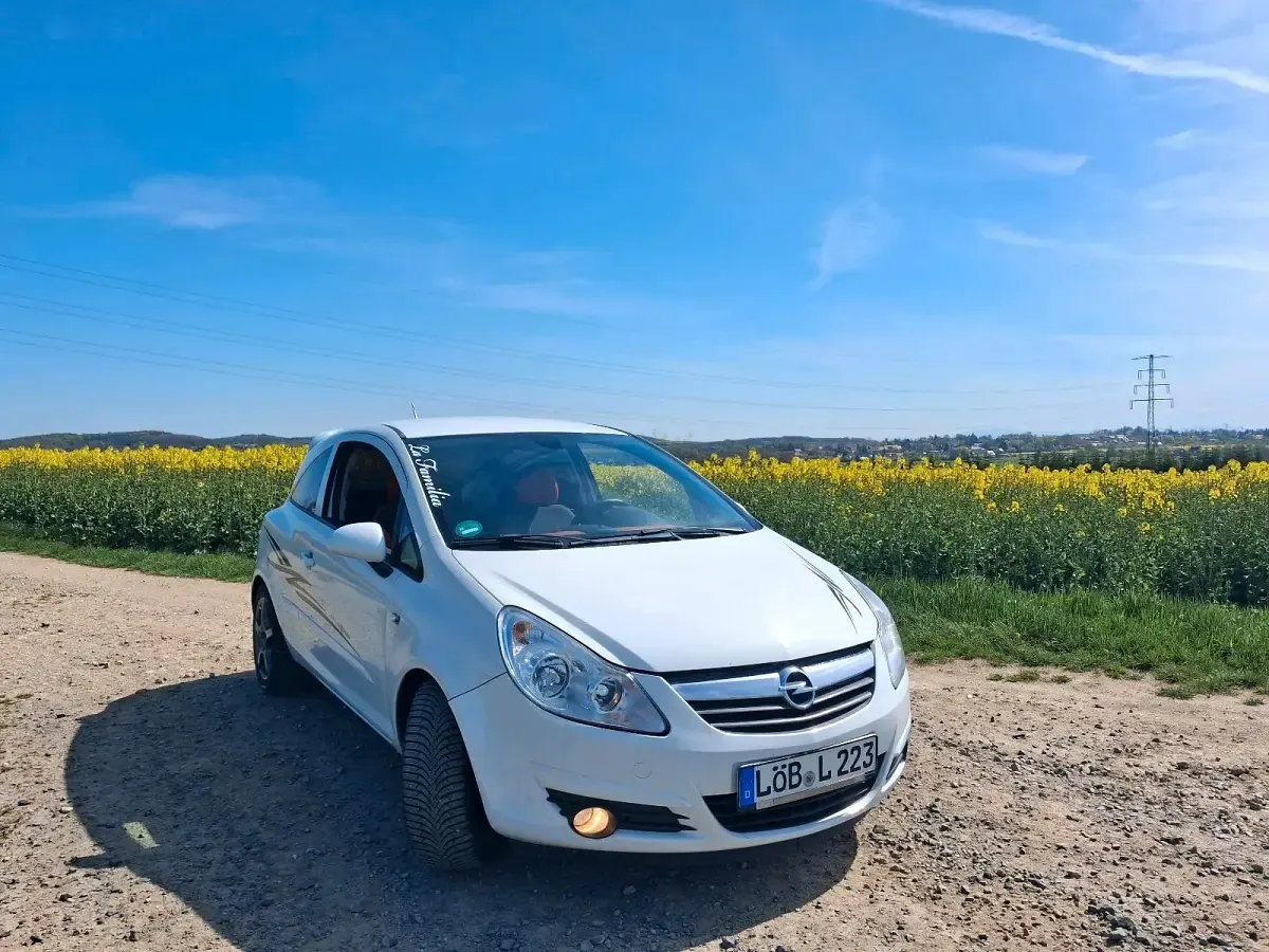 Gebraucht Opel Corsa 80 PS (58 kW) 2007 Weiß Kleinwagen