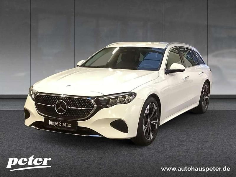 Weiß Gebraucht 2024 Mercedes E300 Avantgarde Limousine | 44.710 € (Fairer Preis) - Bild 1/3