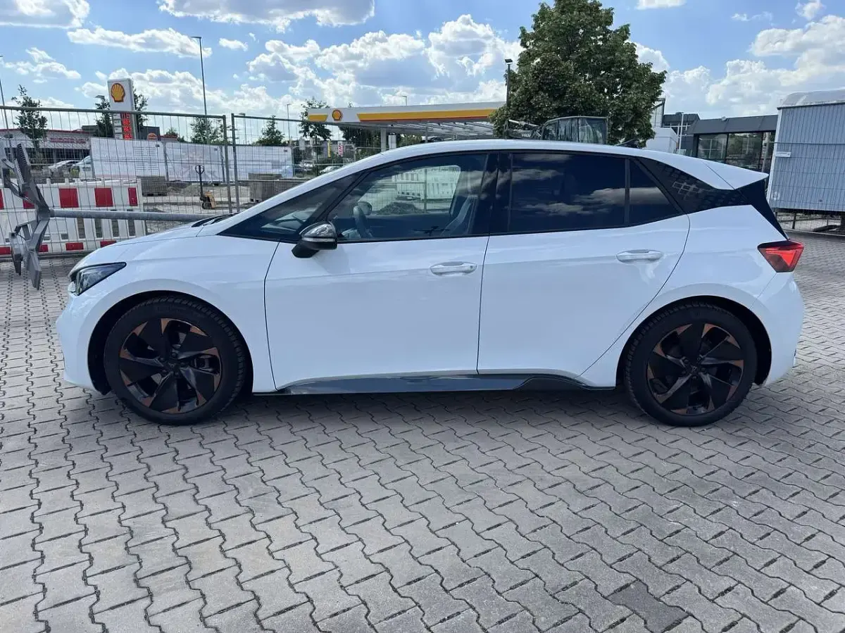 Gebraucht Cupra Born 149 kW (203 PS) 2024 Weiß Kleinwagen