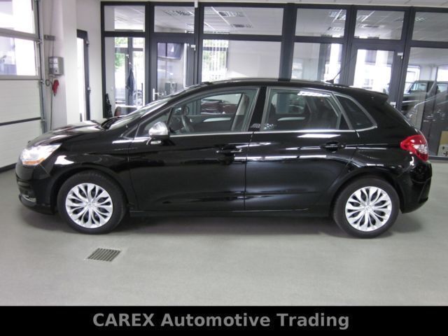 Gebraucht Citroën C4 SELECTION 114 PS (83 kW) 2013 Schwarz metallic Limousine