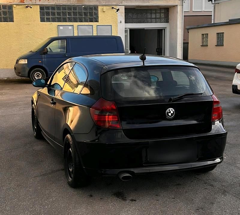 Gebraucht BMW 116 116 PS (85 kW) 2009 Schwarz Kleinwagen