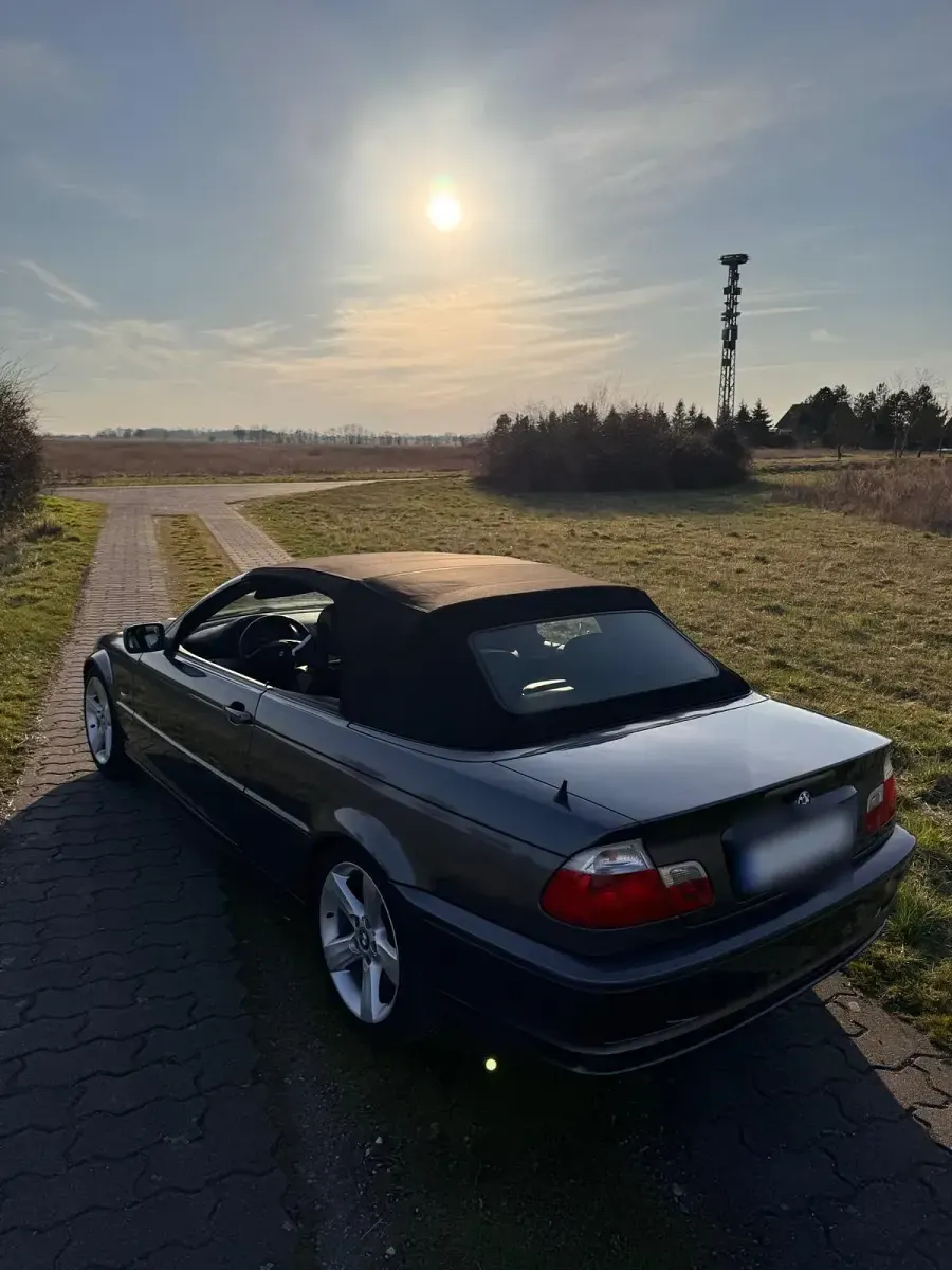 Gebraucht BMW 318 143 PS (105 kW) 2002 Grau Cabrio