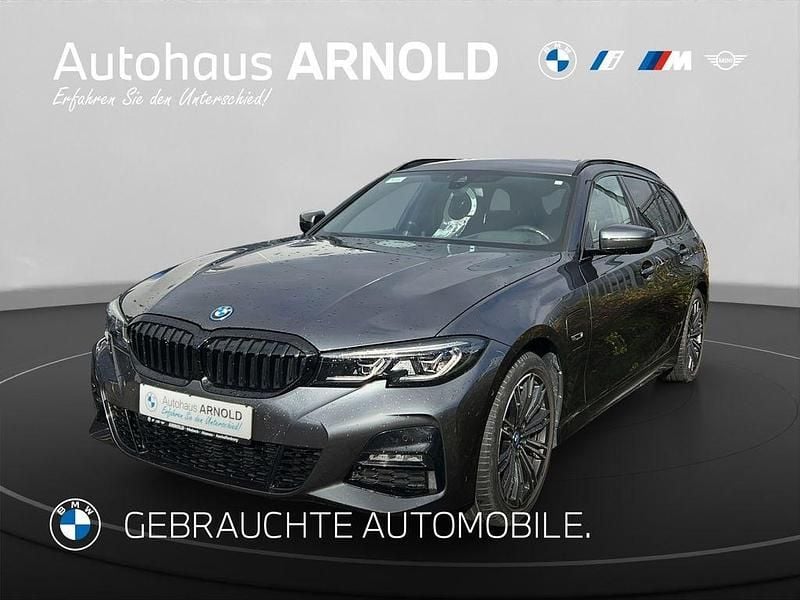 Mineralgrau Gebraucht 2022 BMW 330e M Sport Kombi | 32.990 € (Superpreis) - Bild 1/4