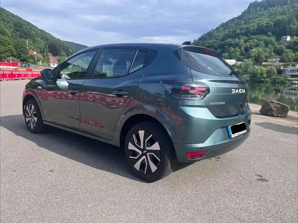 Gebraucht Dacia Sandero Expression 101 PS (74 kW) 2026 Grün Limousine