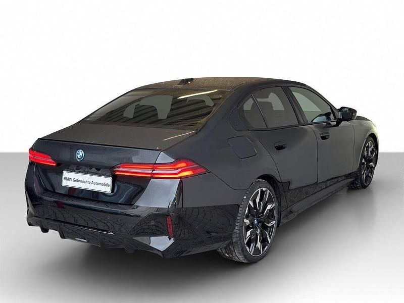 Gebraucht BMW i5 Performance 442 kW (601 PS) 2024 Saphirschwarz met. Limousine