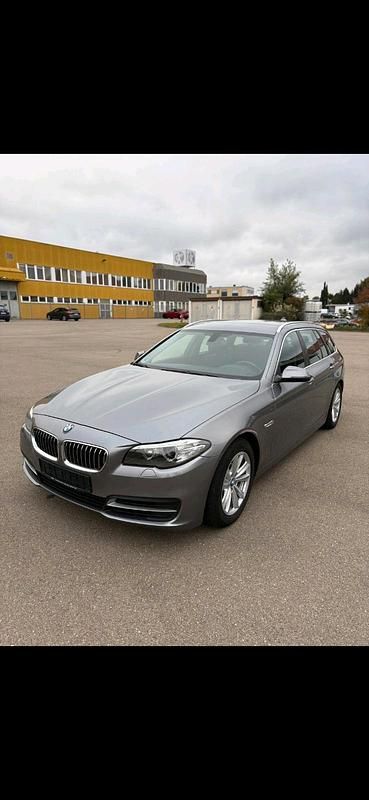 Grau Gebraucht 2014 BMW 520 Kombi | 9.399 € (Guter Preis) - Bild 1/4